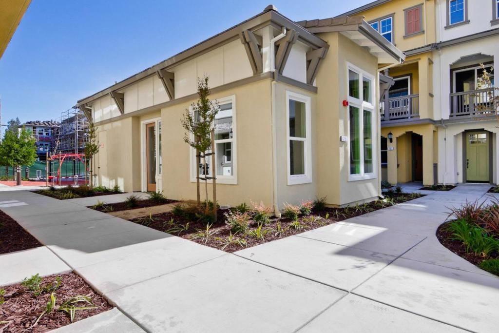 listing image 130724947384127560632