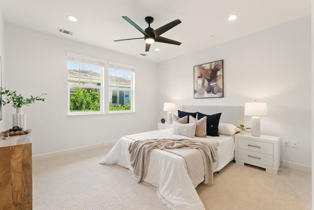 listing image 130722094993016718519