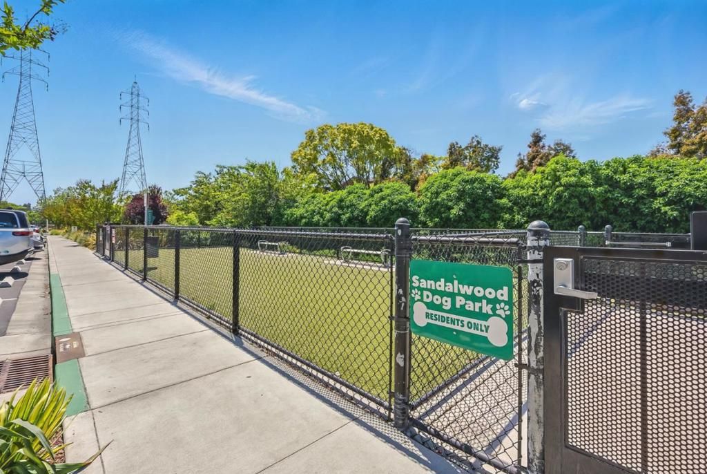 listing image 130724807821639090444