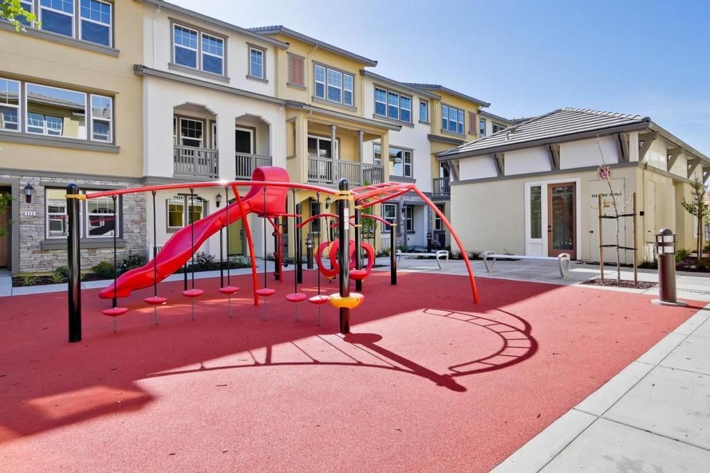 listing image 130720347975289990514