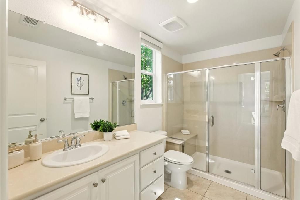 listing image 130722047210689502545