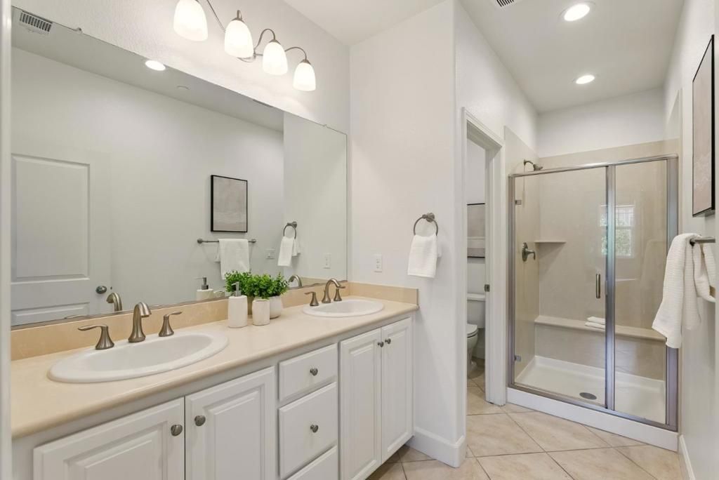 listing image 130729949447112778147