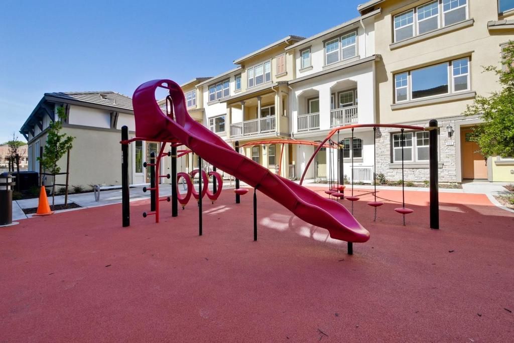 listing image 130724884005214782907