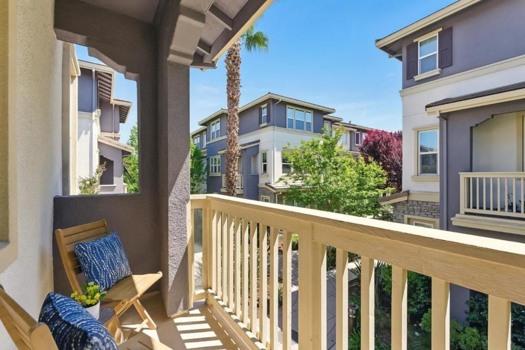listing image 130723625644536591317
