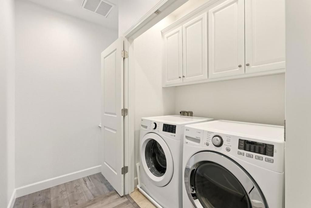listing image 130723706914163357066
