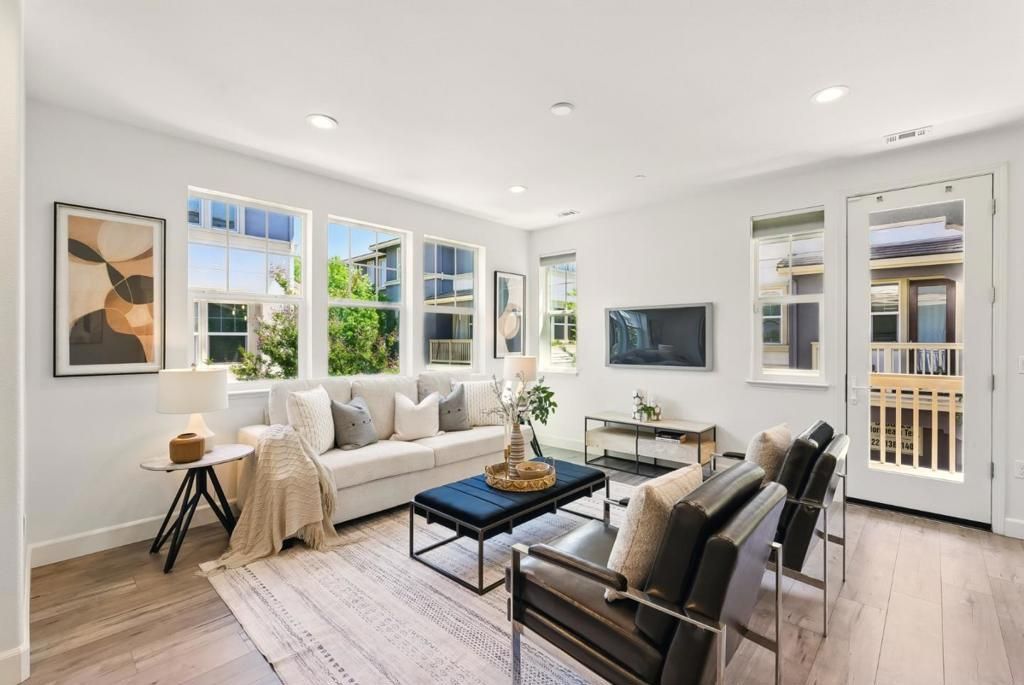 listing image 130726669998515227349