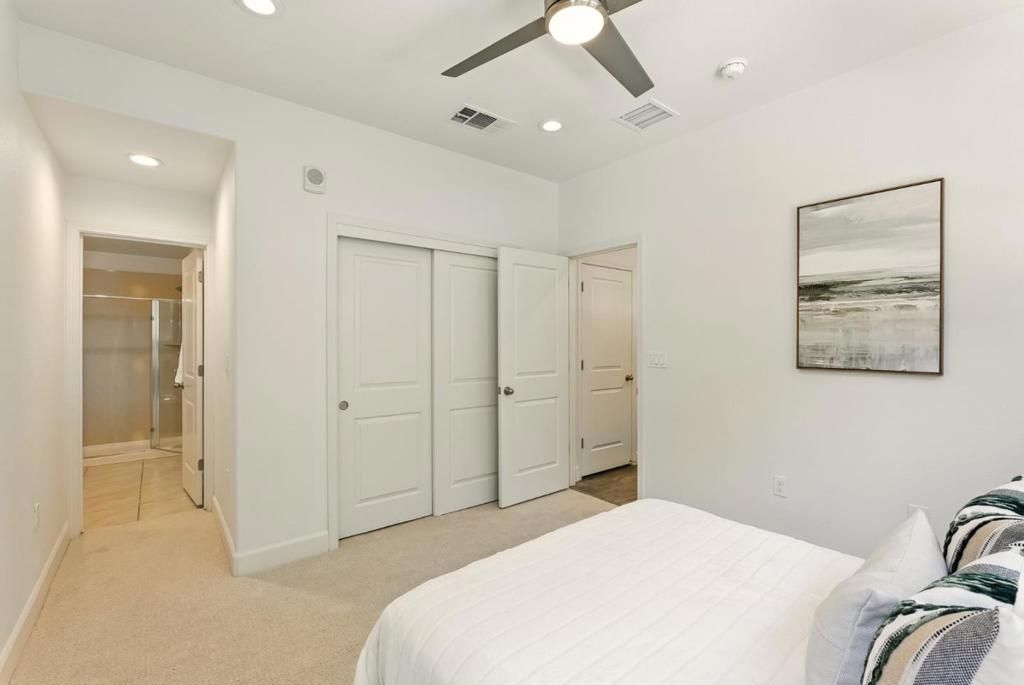 listing image 130729428148497748441