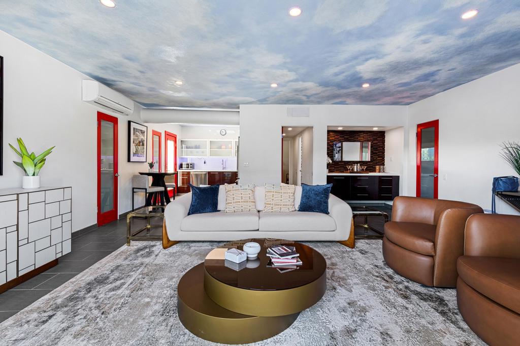 500 W Arenas Road 10