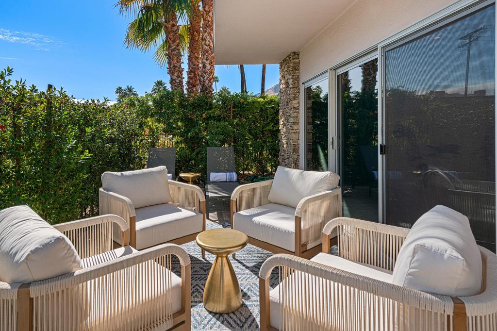 500 W Arenas Road 10