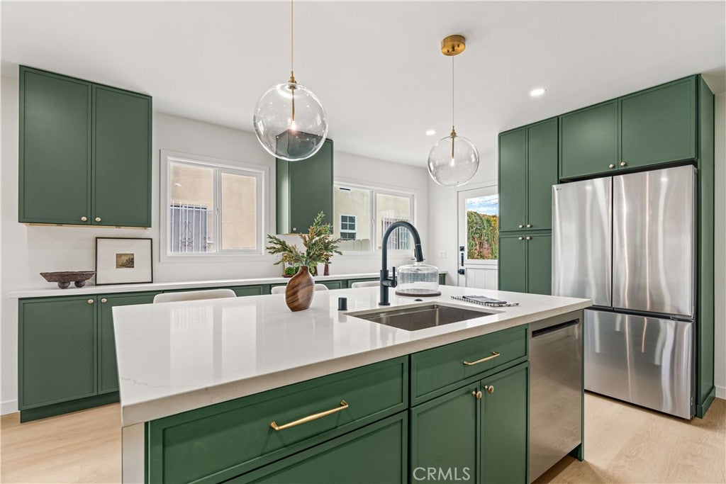 1844 W 39th Street