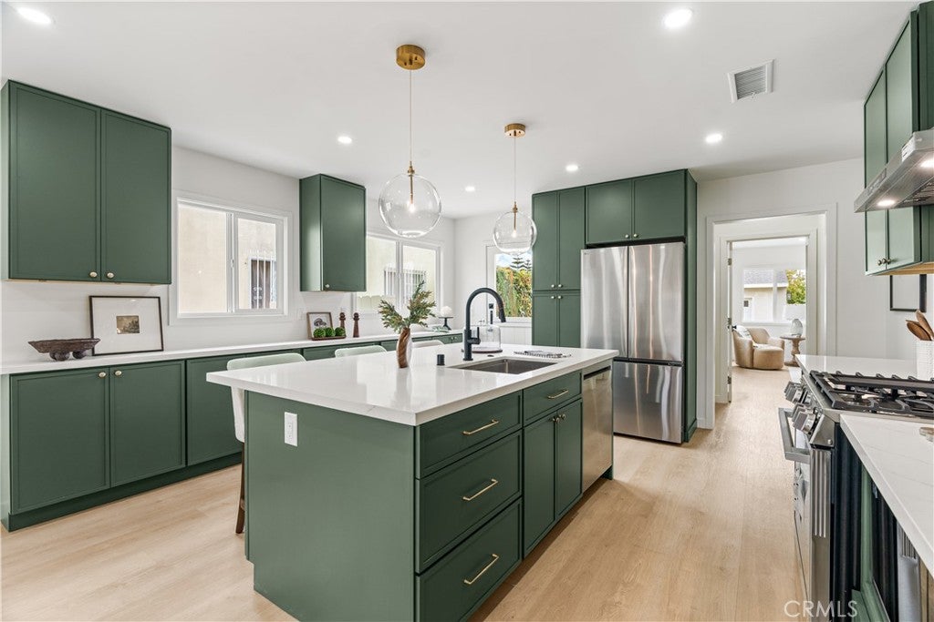 1844 W 39th Street