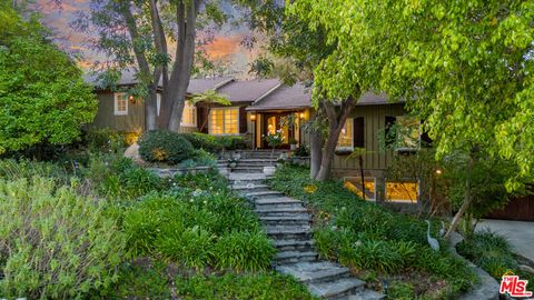 22377 Cass Avenue Woodland Hills CA 91364