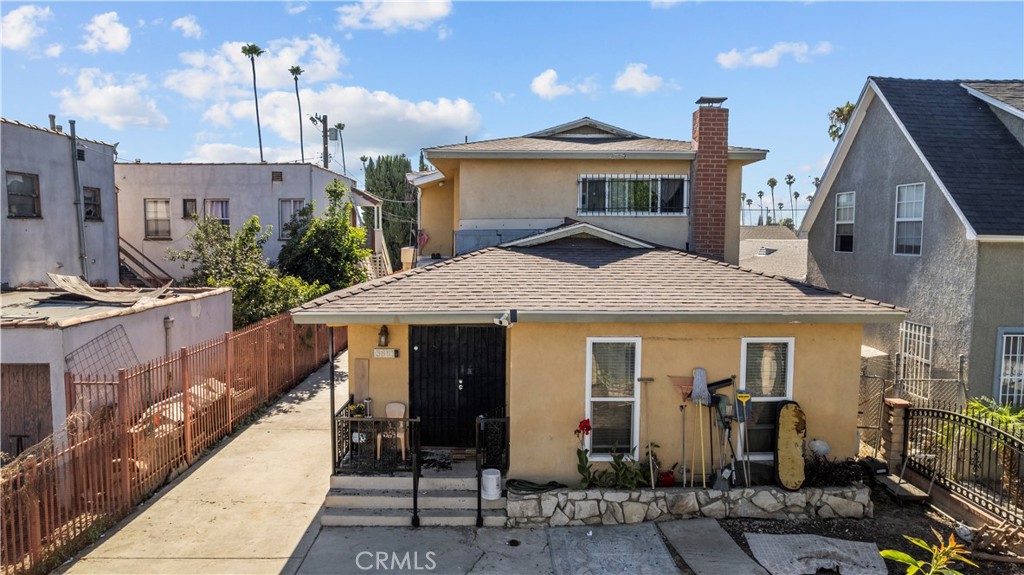 3887 S Van Ness Avenue