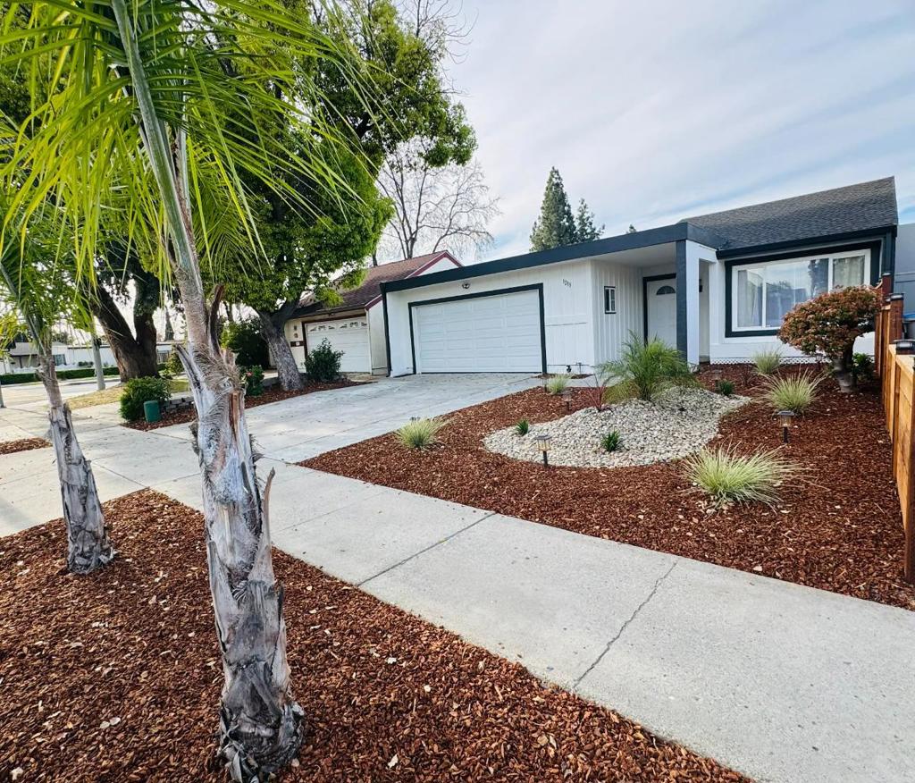 1213 Lightland Road