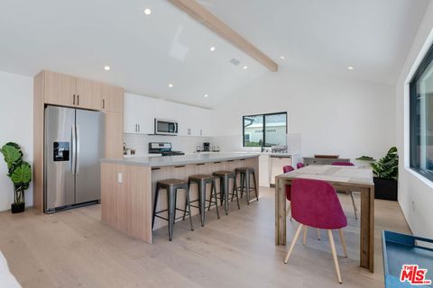 Photo of 19602 Hamlin Street, Reseda, CA 91335 (MLS # 26650237)