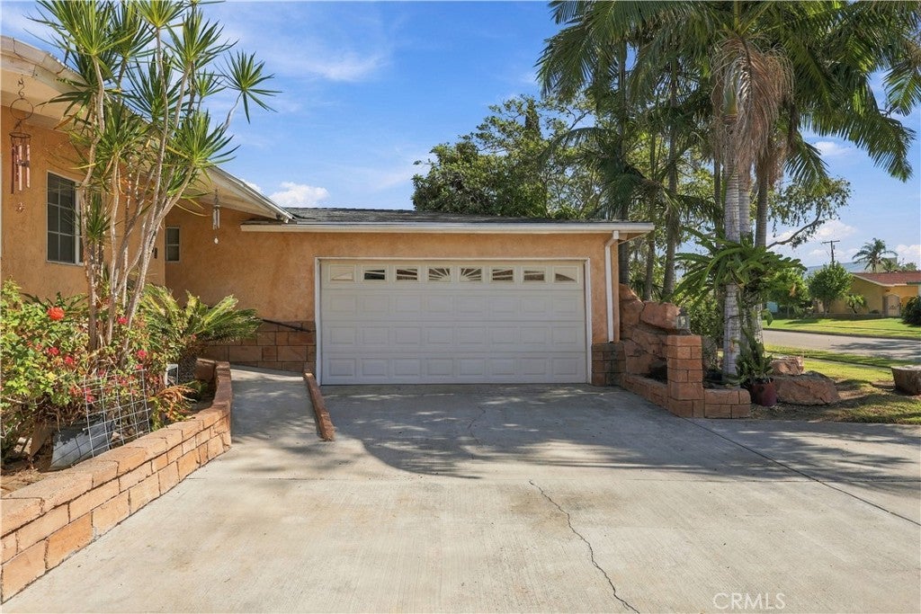 431 E Rosslynn
