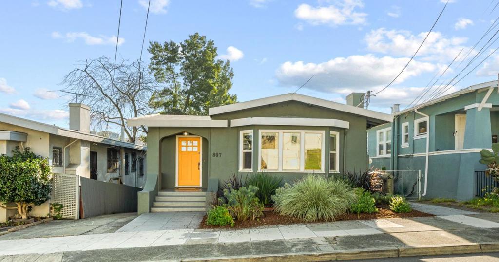 807 Brooklyn Avenue