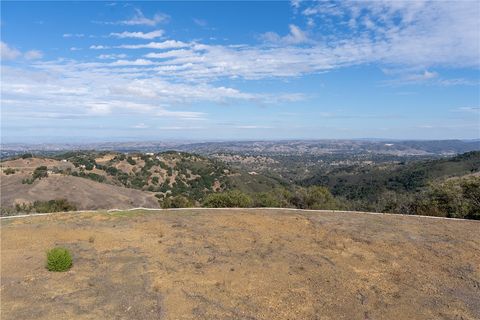 Tiny photo for 13730 Falcon Rd, Atascadero, CA 93422 (MLS # SC25265479)