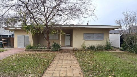 Photo of 3015 N Adoline Ave, Fresno, CA 93705 (MLS # FR26004835)