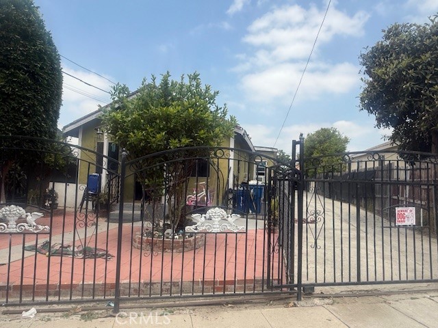 815 E 111th Place