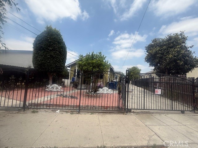 815 E 111th Place