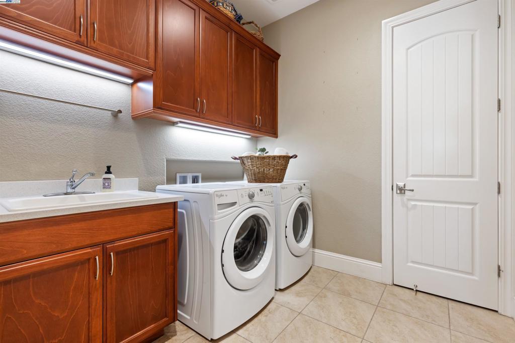 TRILOGY VINEYARDS - Residential