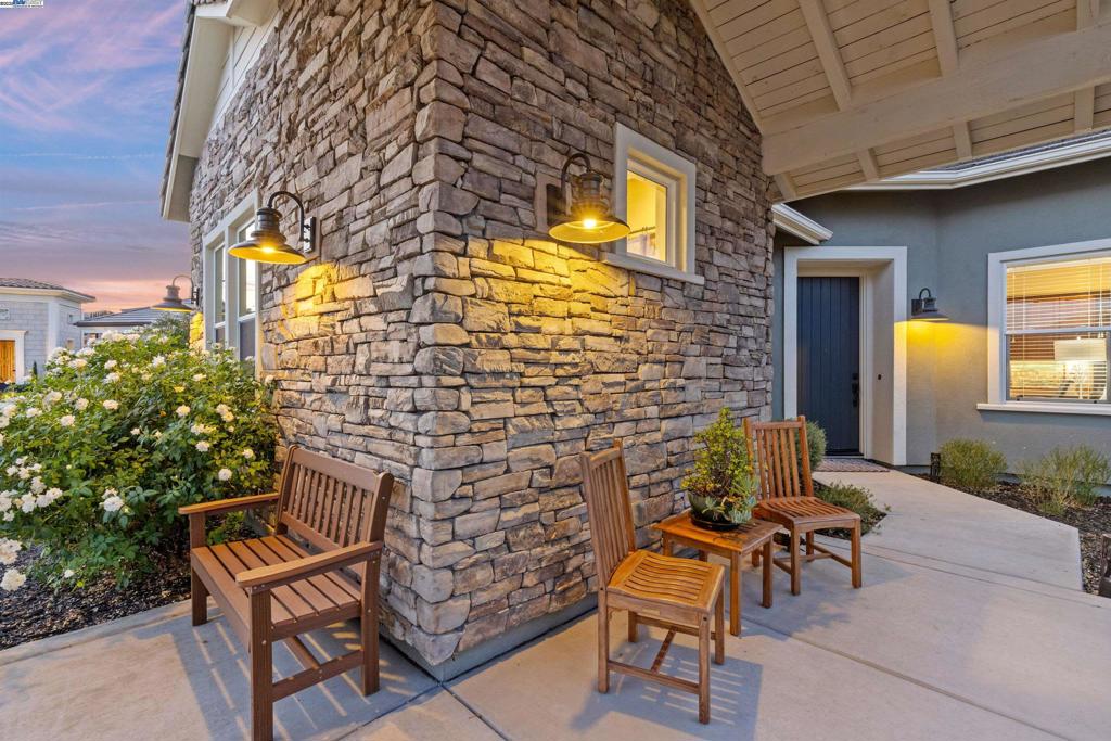 TRILOGY VINEYARDS - Residential