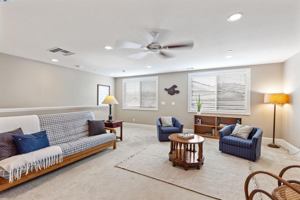 TRILOGY VINEYARDS - Residential