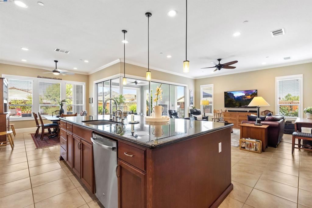 TRILOGY VINEYARDS - Residential