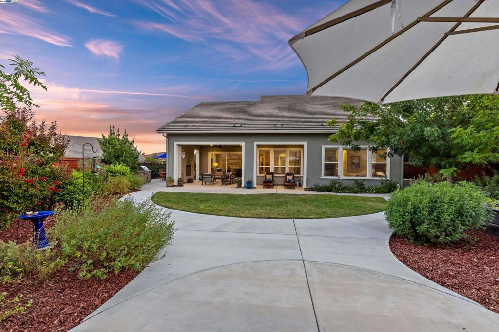 TRILOGY VINEYARDS - Residential