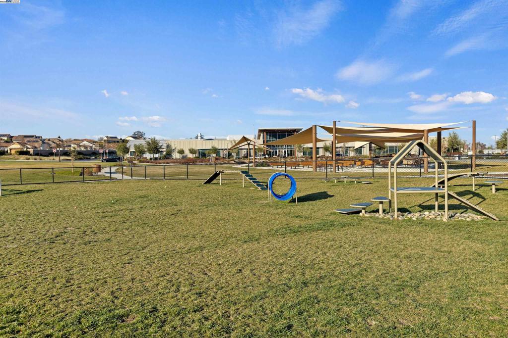 TRILOGY VINEYARDS - Residential