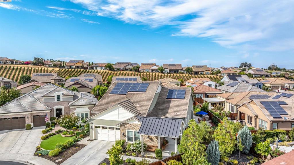 TRILOGY VINEYARDS - Residential