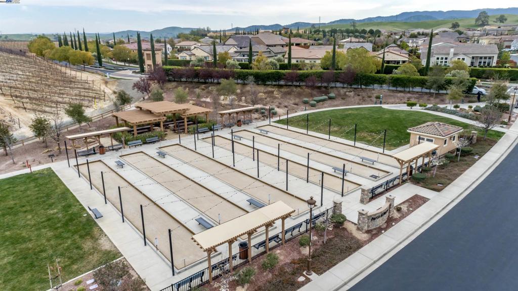 TRILOGY VINEYARDS - Residential