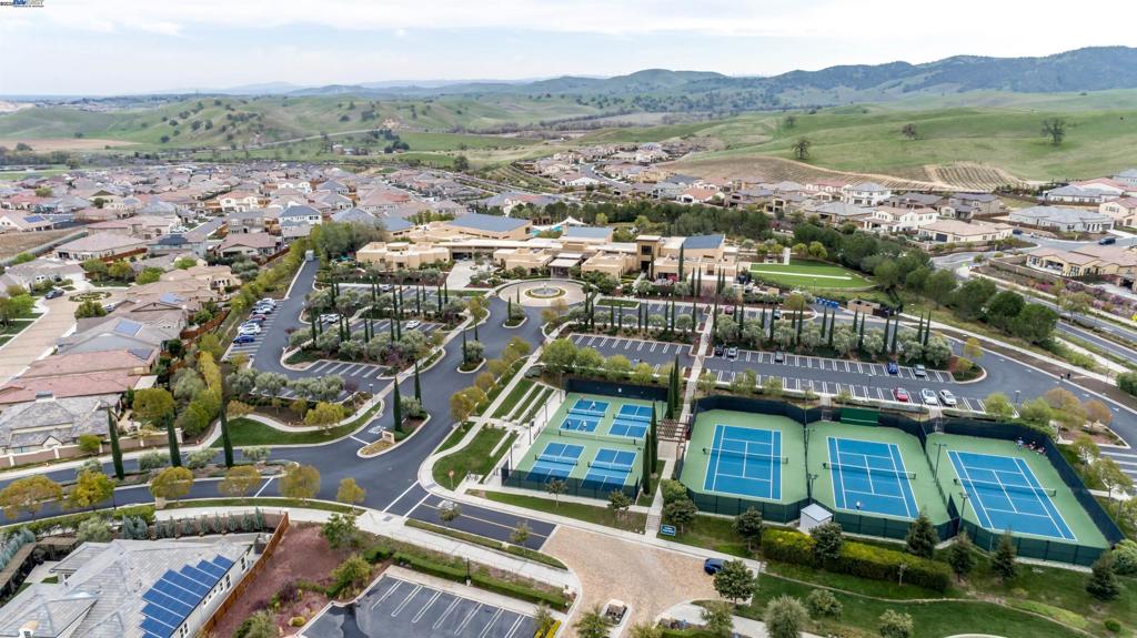 TRILOGY VINEYARDS - Residential