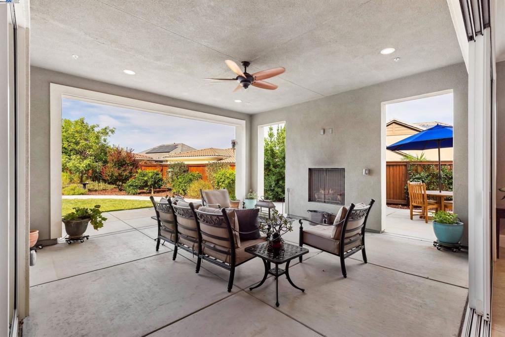 TRILOGY VINEYARDS - Residential