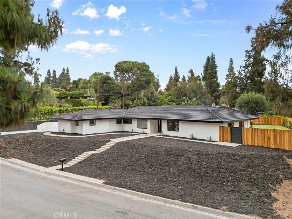 Photo of 2000 Redondo Pl, Fullerton, CA 92835 (MLS # CV26143026)