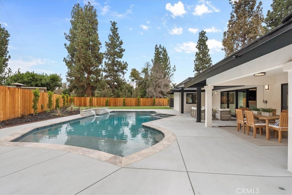 Photo of 2000 Redondo Pl, Fullerton, CA 92835 (MLS # CV26143026)
