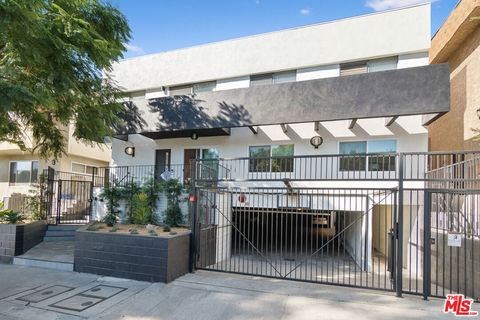 Photo of 1021 N Genesee Avenue #4, West Hollywood, CA 90046 (MLS # 26845479)