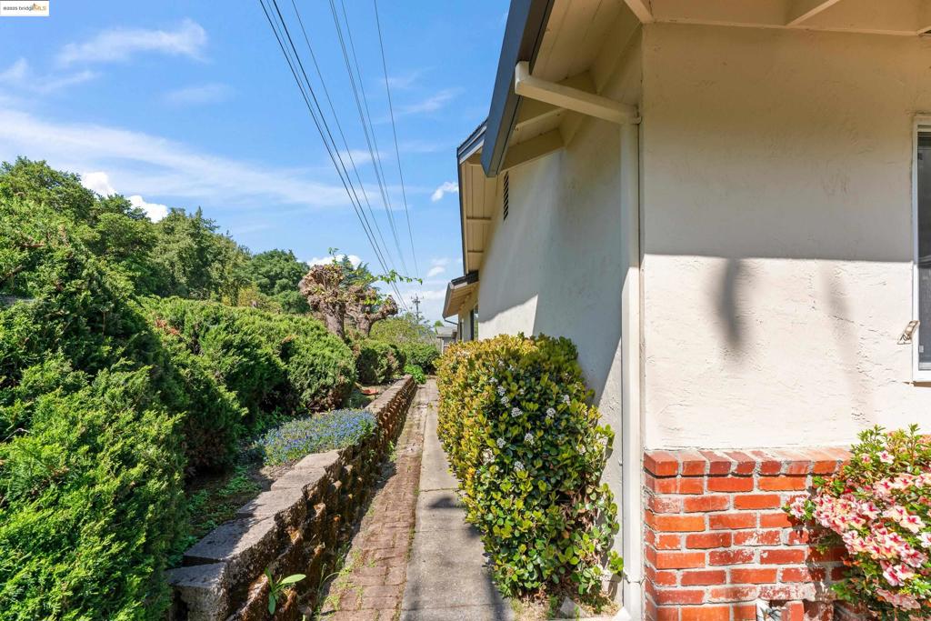 PINOLE VALLEY - Residential