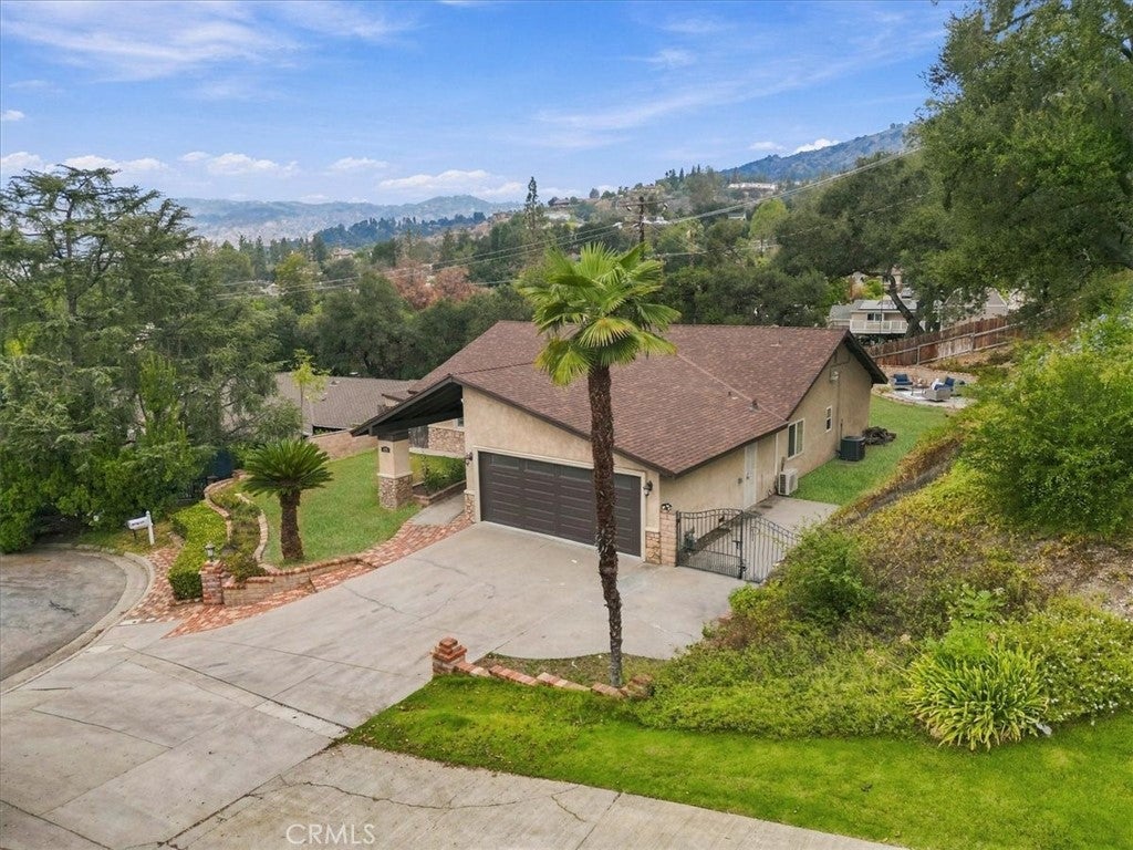 2339 Club Vista