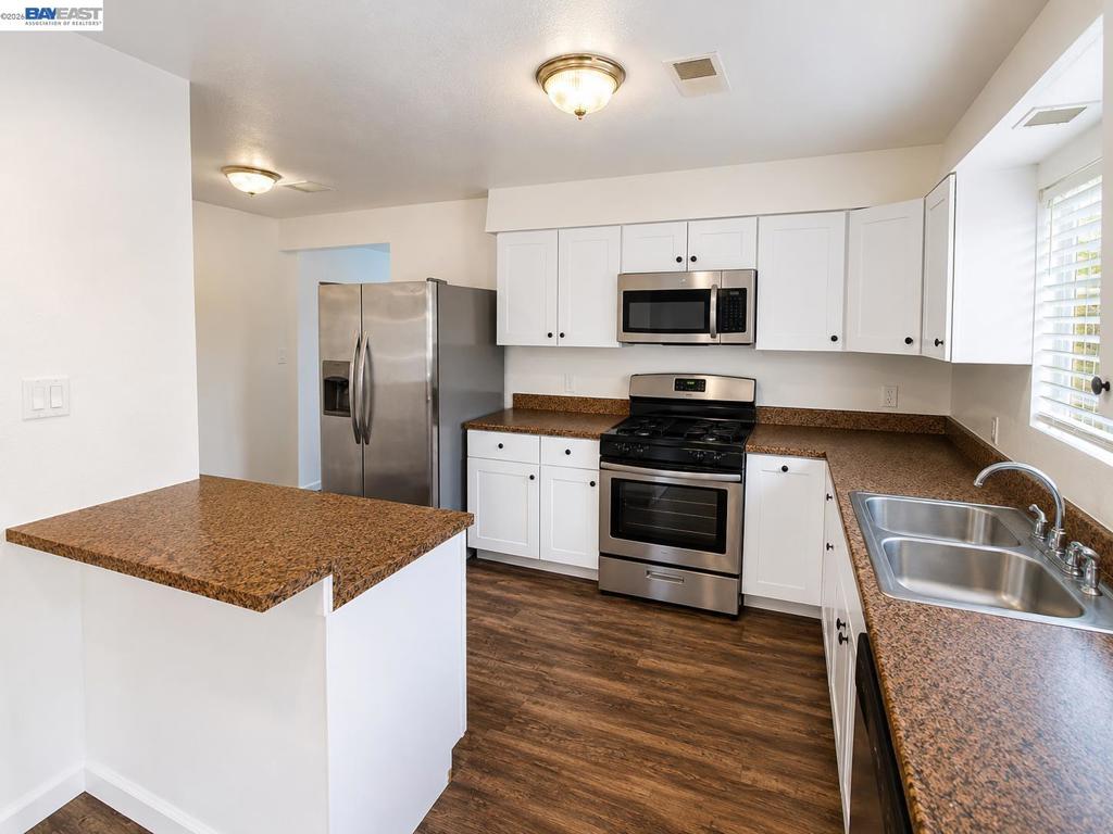 1307 Cathay Dr