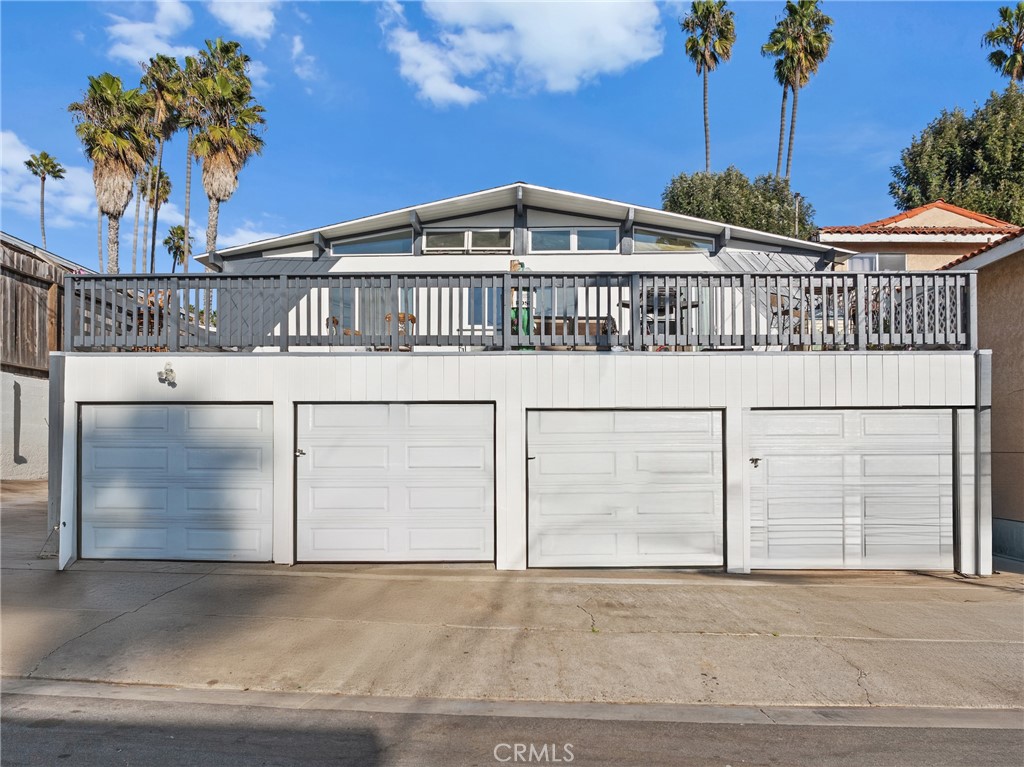 This fourplex backs to the San Clemente Municipal golf course and each unit has a large outdoor area, 2 beds/2 baths, 1 car garage and 1 car driveway. The back units have patios the touch the golf course and the front units have large balconies with peek ocean views. One unit is vacant and recently remodeled, ready to rent and available to show now. The location of this income property is ideal for occupants with nearby freeway access and is a short distance to the beach. The property recently received a new roof, new exterior paint, and termite clearance.