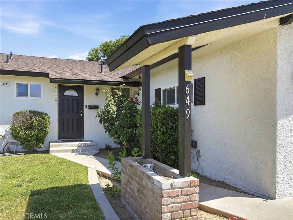649 W Ashcroft