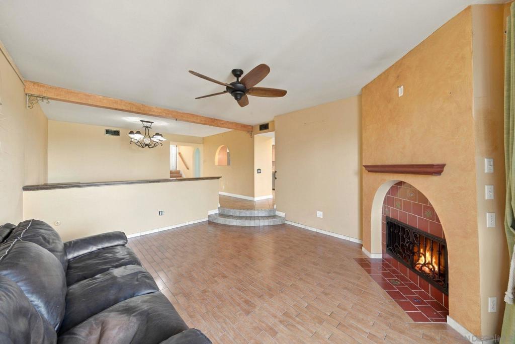 4878 Tinasa Way