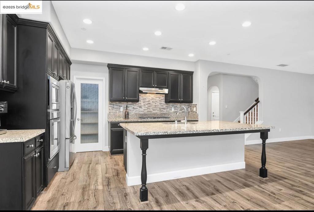 THE LAKES - Residential