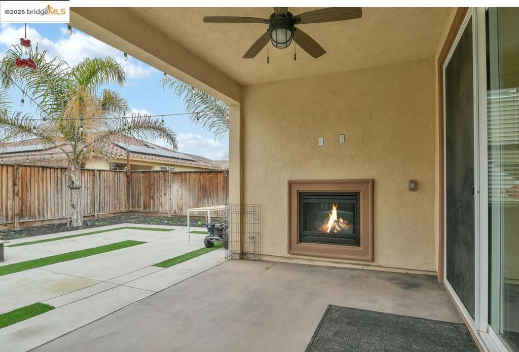 THE LAKES - Residential