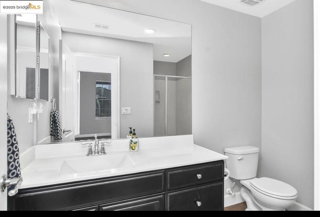 THE LAKES - Residential