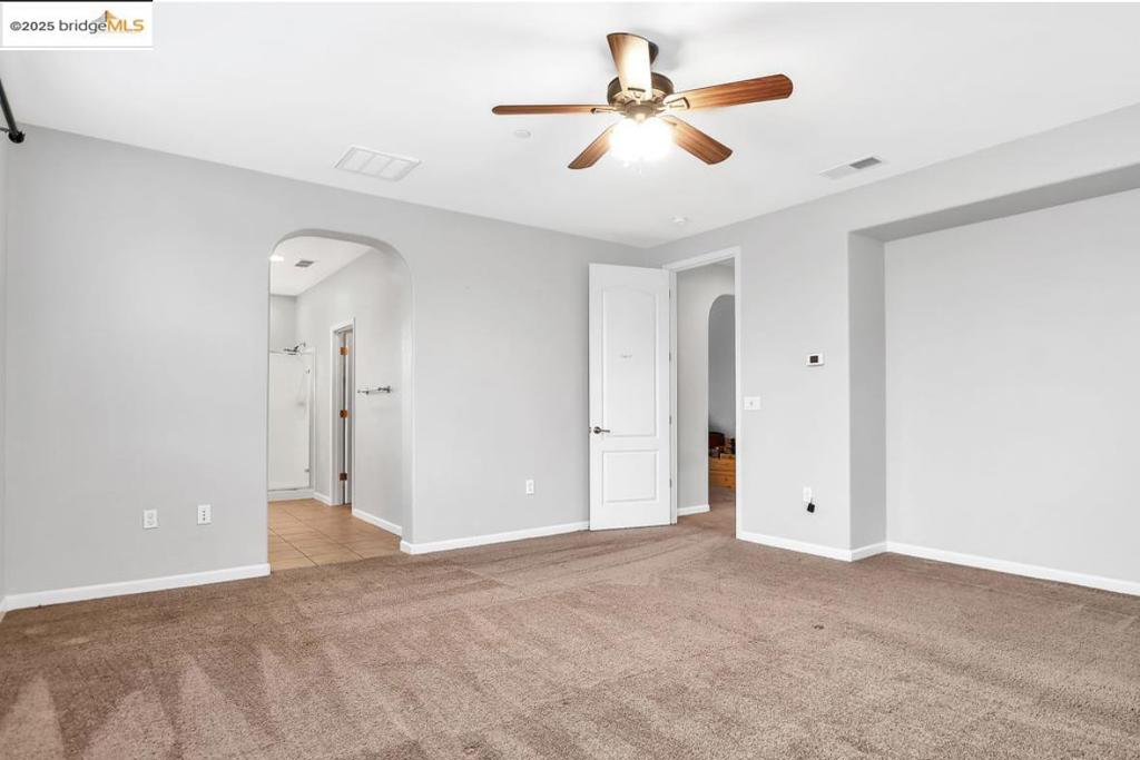 THE LAKES - Residential