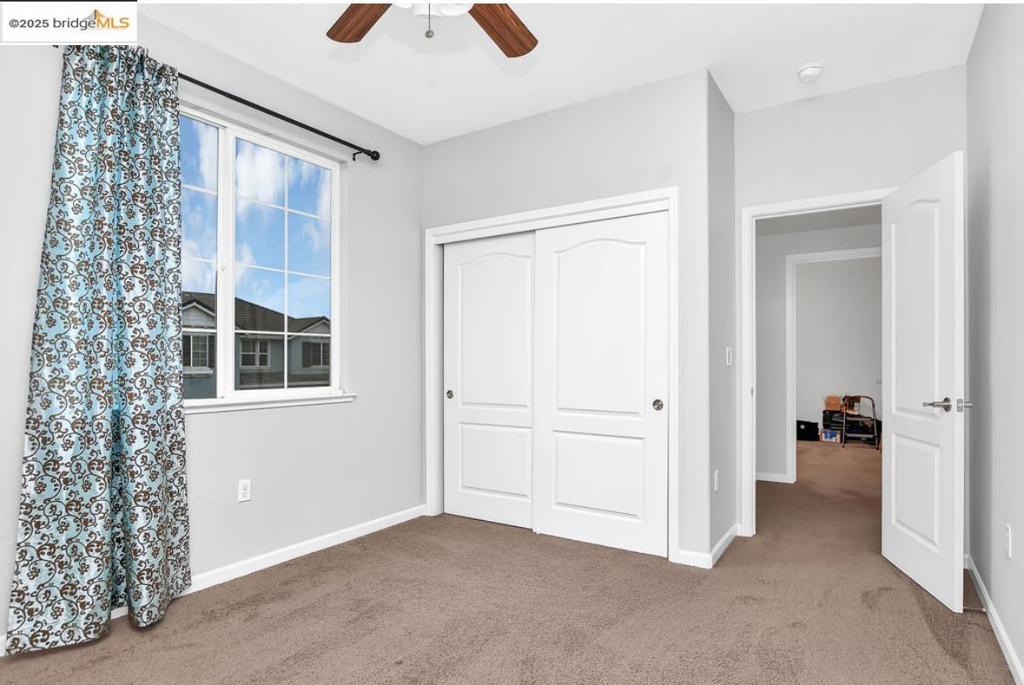 THE LAKES - Residential