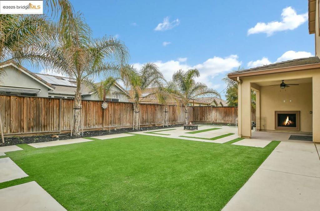 THE LAKES - Residential